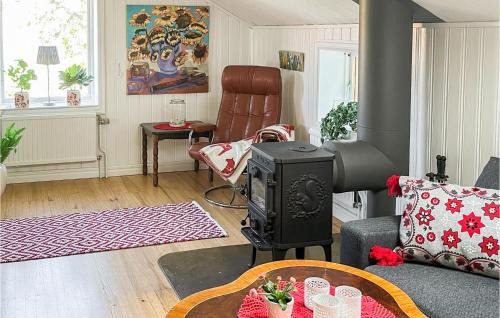 Vastervik House | Stunning Home In Västervik With Kitchen