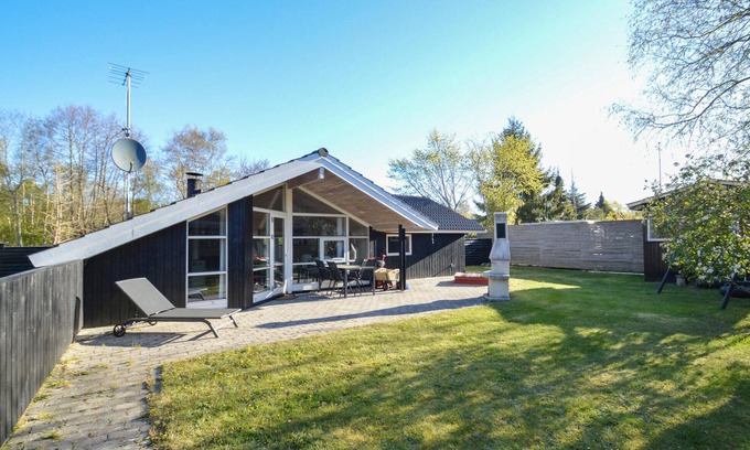 Bøtø By House | Stunning home in Væggerløse with sauna