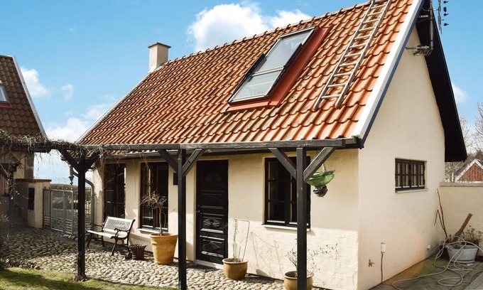 Ystad House | Stunning home in Ystad with kitchen