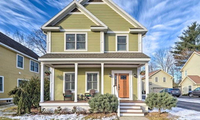 Saratoga Springs House | Stunning House w/Deck, Game Room & Home Gym!