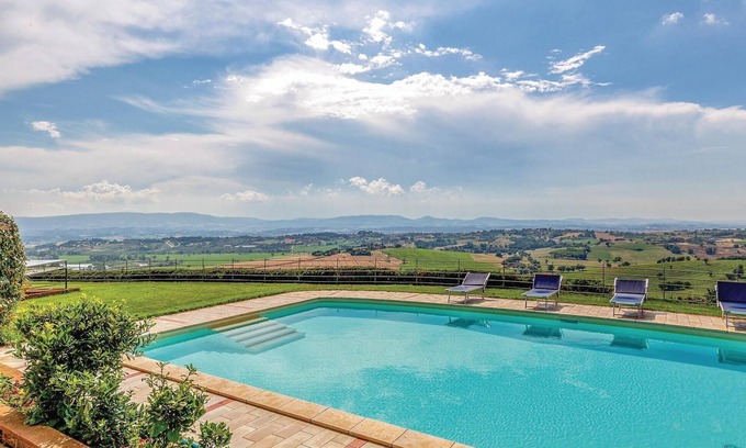Castiglione del Lago House | Stunning home in Castiglione d.Lago PG