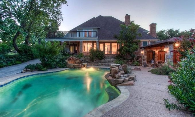 Azle House | Stunning Lake House W/Amazing Pool And Beautiful Boat Dock To Fish And Swim