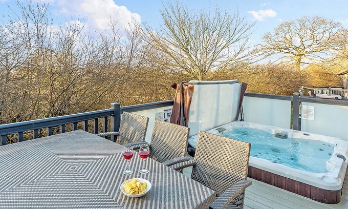 Axminster Ski Chalet | Stunning luxury lodge.