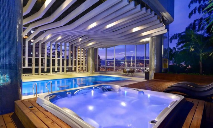 El Poblado House | Stunning Luxury Penthouse with Spa and Concierge