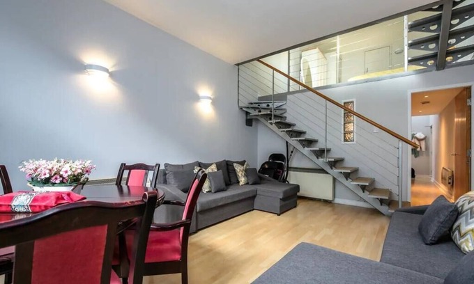 Chinatown Apartment | Stunning Mezzanine Apartment In The Heart Of Liverpool