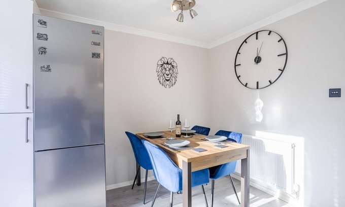 Wyken House | Stunning Modern House In Coventry
