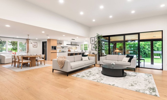 Maltby House | Stunning Modern Oasis…Swim Spa ,Hot Tub,Sauna