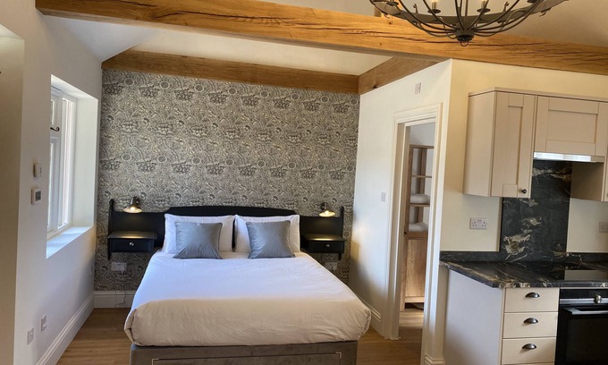 Ockley Apartment | Stunning Modern Styled Studio Apartment in the Surrey Hills AONB