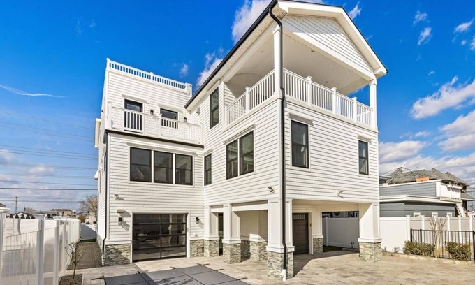 Ship Bottom House | STUNNING OCEAN BLOCK W/a POOL, NEW CONSTRUCTION!