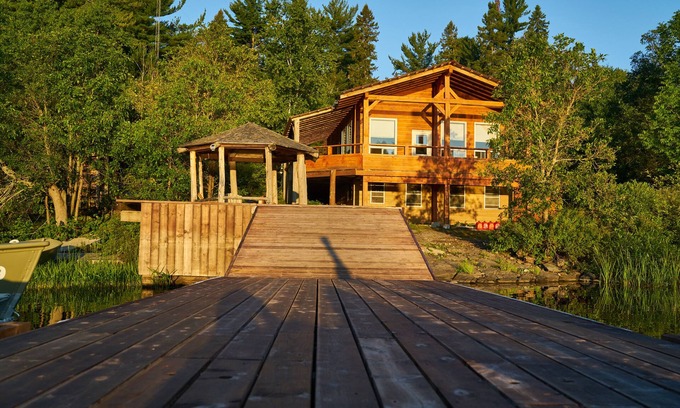 Timiskaming District Cabin | Stunning off grid cabin by the water!