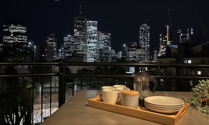 New Farm Apartment | Stunning One Bedroom Unit in the Heart of Kangaroo Point