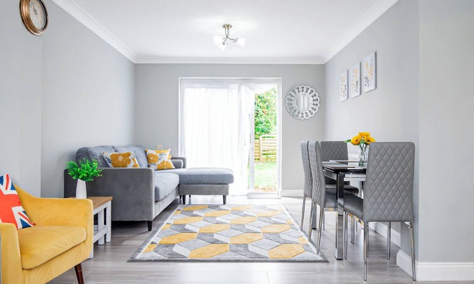 Bray on Thames House | Stunning Place near Windsor & Heathrow, 3BR House