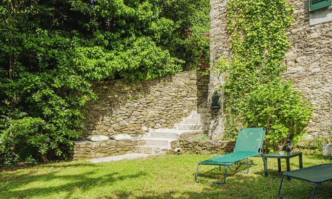 Stazzema House | Stunning private villa for 4 people with WIFI, TV, terrace, pets allowed and parking