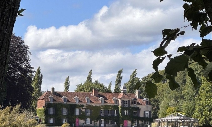 Saint-Sulpice-le-Gueretois House | Stunning private castle with heated pool sleeps 20