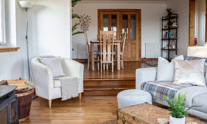 Bornesketaig House | Stunning private villa for 6 people with TV and parking