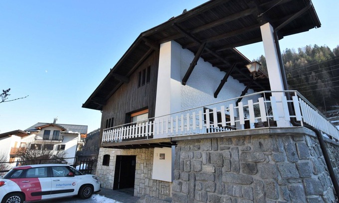 Pellizzano Villa | Stunning private villa for 8 guests with WIFI, TV, terrace, pets allowed and parking