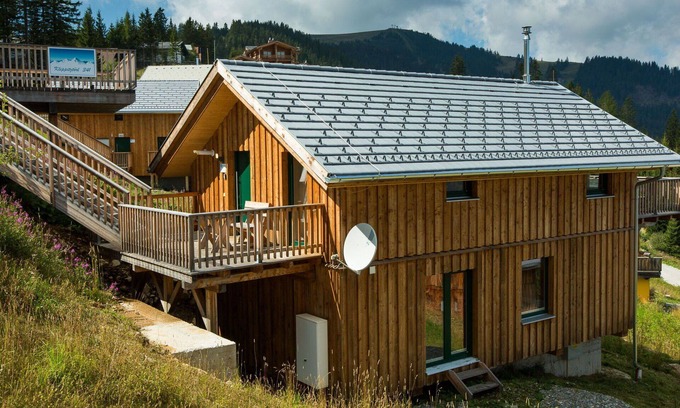 Wolfsberg House | Stunning private villa for 8 guests with WIFI, TV, terrace and parking