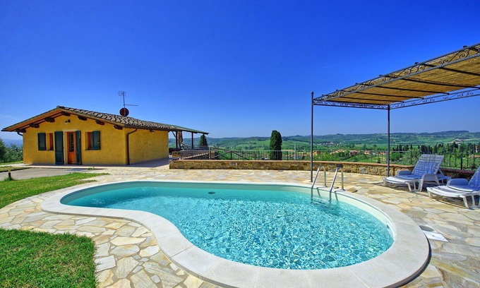 Castelfiorentino Villa | Stunning private villa with WIFI, private pool, A/C, TV, terrace, pets allowed and panoramic view