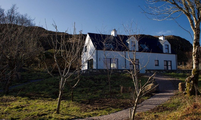 Colbost House | Stunning private villa for 6 guests with WIFI, TV, patio, panoramic view and parking