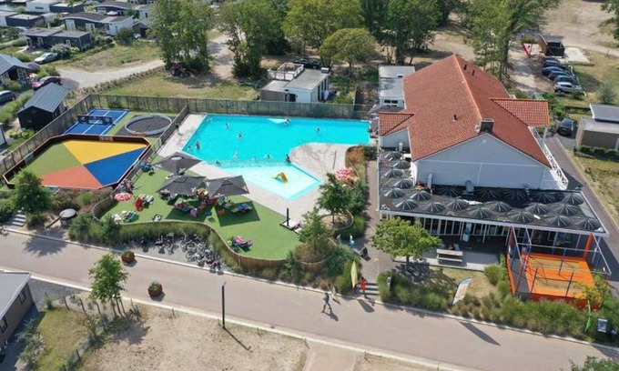 Nunspeet House | Stunning private villa for 4 people with pool, WIFI, TV and terrace