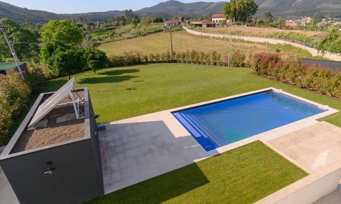 Melres Villa | Stunning private villa for 10 people with A/C, WIFI, private pool, TV, terrace and panoramic view