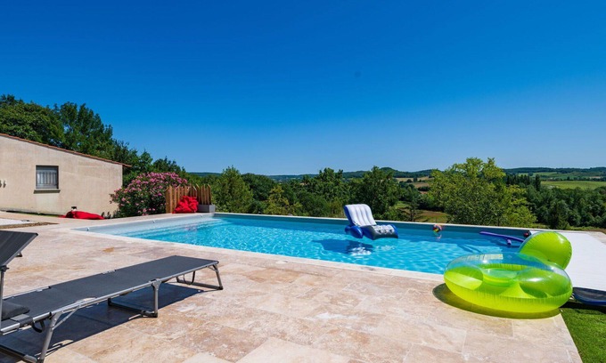 Dausse House | Stunning private villa with WIFI, private pool, TV, terrace, panoramic view and parking