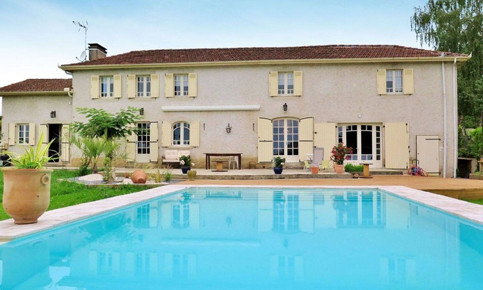 Nassiet Villa | Stunning private villa for 9 guests with A/C, private pool, WIFI, TV, terrace and parking