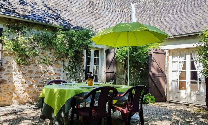 Turenne Villa | Stunning private villa for 4 guests with WIFI, TV, terrace, pets allowed and parking