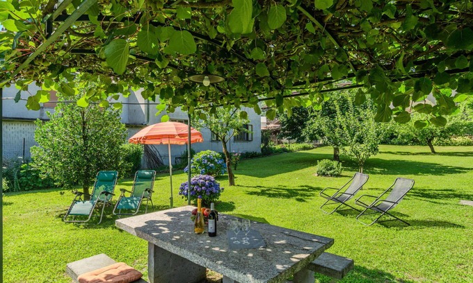 Piantedo House | Stunning private villa for 5 guests with WIFI, TV, patio, pets allowed and parking