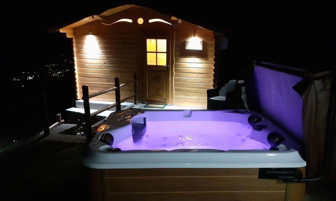 Sorico House | Stunning private villa for 4 people with hot tub, TV, patio, pets allowed and parking