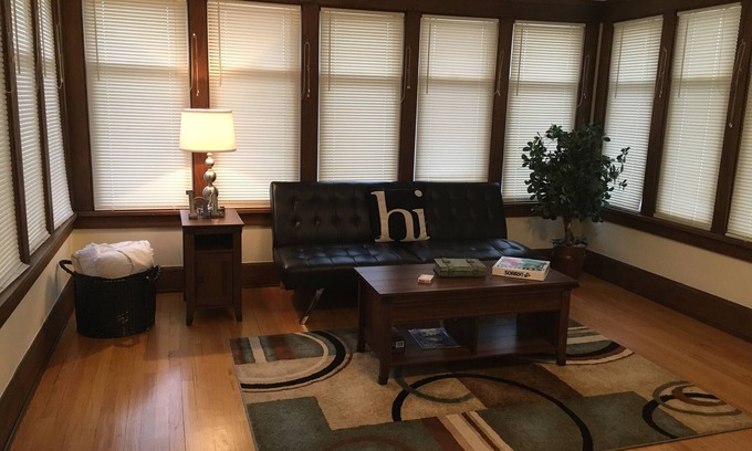 Racine House | Stunning! Professionally Cleaned, Self Check In - Sleeps 8