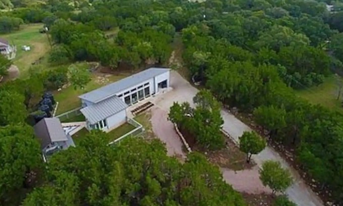 Driftwood House | Stunning 'Ranch Modern' + Firepit + Stars!