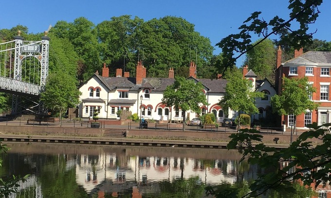 Chester Apartment | Stunning Riverside Apartment with views, central city,free parking, garden