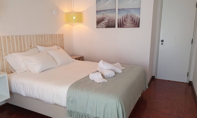 Alporchinhos House | Stunning seafront 2 bedrooms apartment, spacious terrace, pools & 5 min to beach