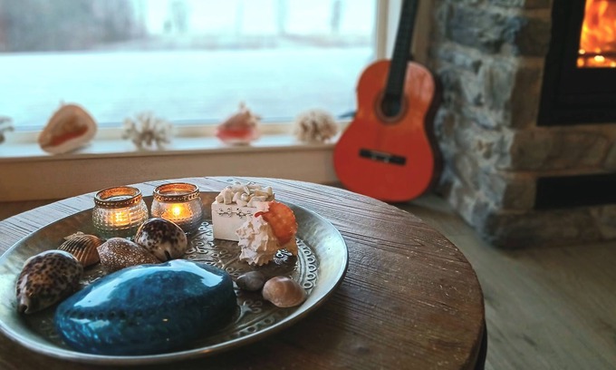 Vallsjobol Cabin | Stunning Sleeps 9 Lakeview Loghome, Spa & Yoga