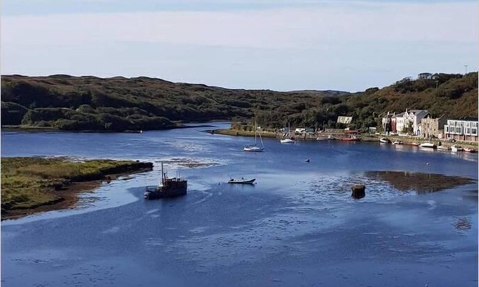 The Whitford House Hotel Apartment | Stunning Studio apartment over looking Clifden Harbour. Perfect for exploring Connemara