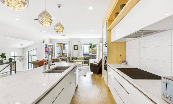 Hauraki Apartment | Stunning Taka Retreat nr Beach-Netflix