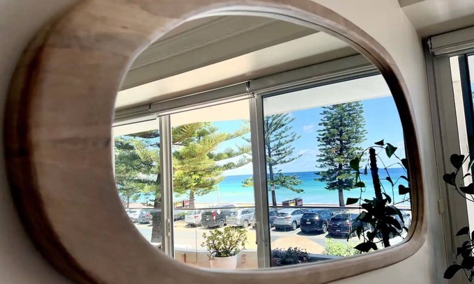 Manly Apartment | Stunning, uninterrupted views of beach & surf