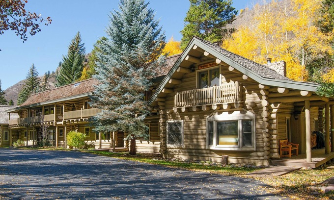 Timbercreek Lodges House | Stunning Vail Log Cabin on Creek, Free Shuttle Access, Minutes to Slopes, Shops