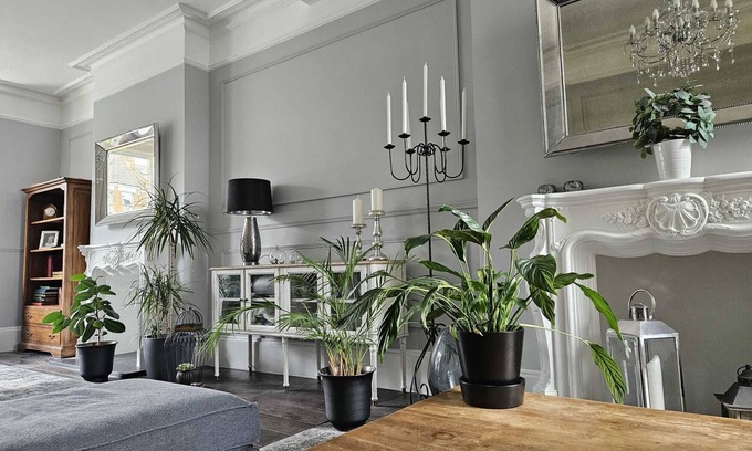 Queen's Park House | Stunning, very spacious 5BR London townhouse with parking and garden!