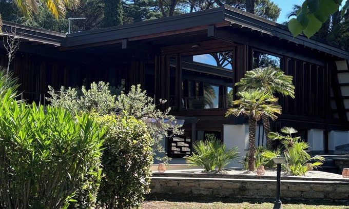 Campagnano di Roma Villa | Stunning Villa with pool and Gymn