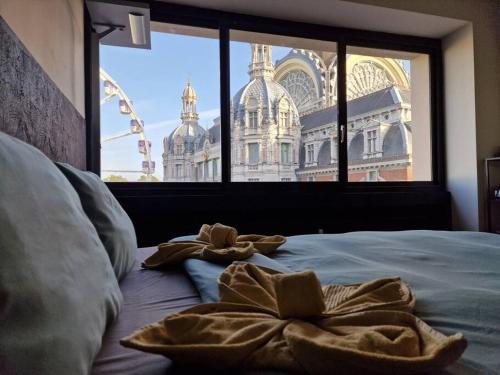 Statiekwartier Apartment | Stunning View + Japan Design Bed @ Central Station