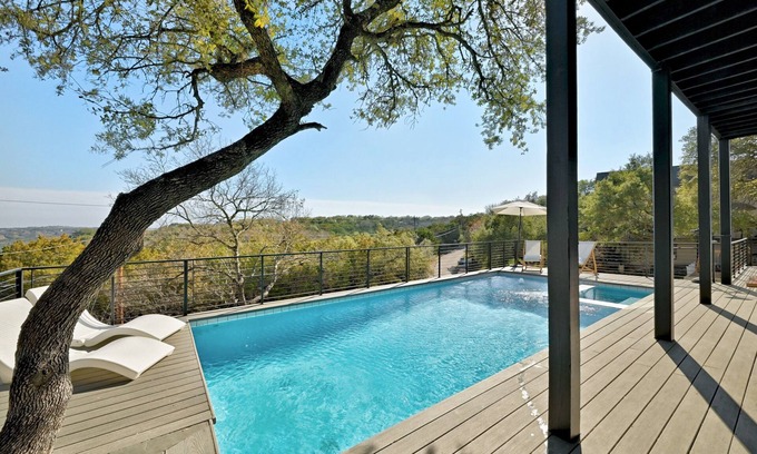 Apache Shores Villa | Stunning View Villa with a Pool & Basketball court