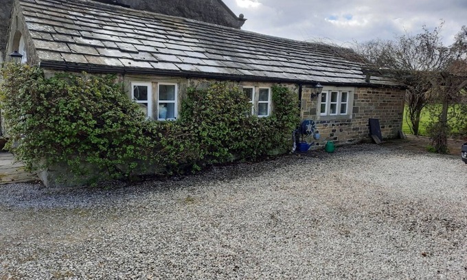 Addingham Apartment | Stunning views over Wharfedale from spacious studio apartment.