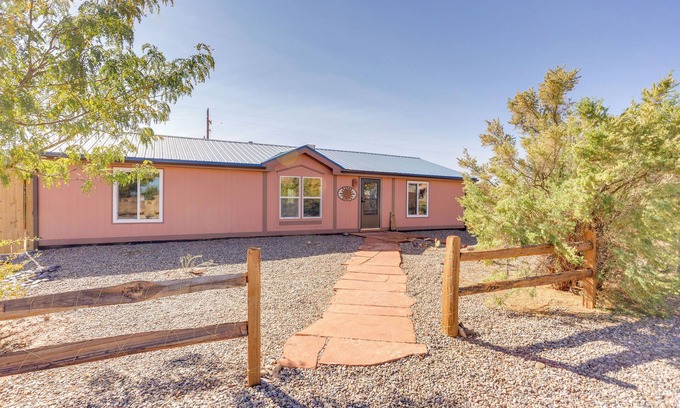 Bluff House | Stunning Views: Quiet Bluff Home Near Hiking!