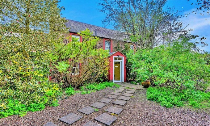 East Linton House | Stunning villa for 5 people with WIFI, terrace, pets allowed and parking