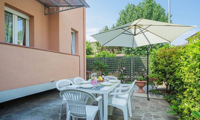Viareggio House | Stunning villa for 5 people with WIFI, TV and patio