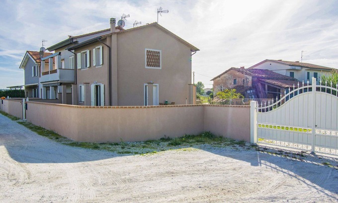 Cascine-La Croce House | Stunning villa for 6 people with WIFI, A/C, TV, patio and pets allowed