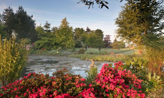Kingham House | Stunning villa for 6 guests with pool, WIFI and parking