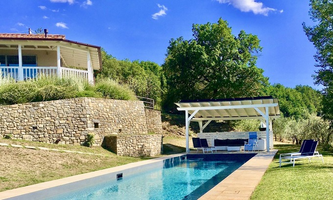 Santa Reparata Villa | Stunning Villa on Tuscan/Umbria border; Private 18m heated pool; Glorious Views.